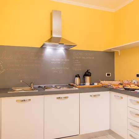 Casalice Bed & Breakfast 4*